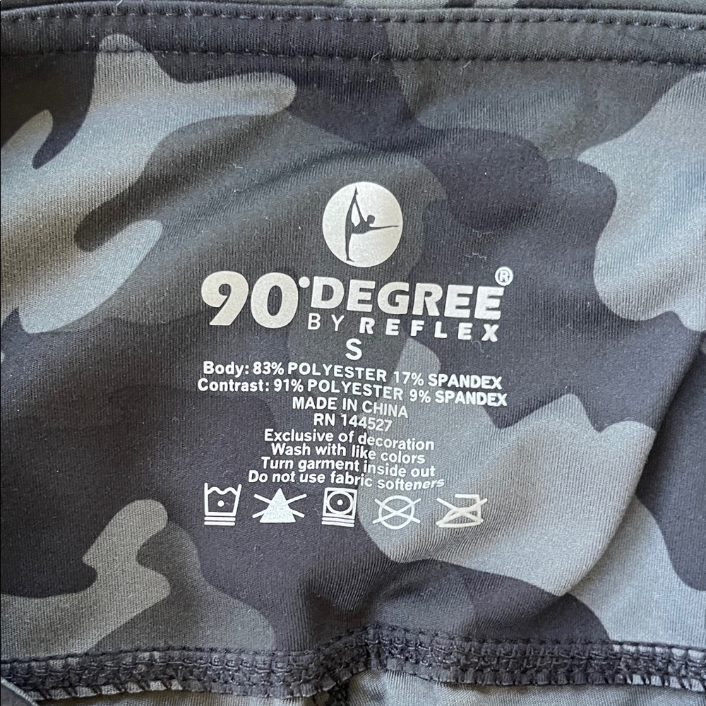 90 Degree By Reflex Women’s Black and Gray Camo Leggings - Picture 2 of 4